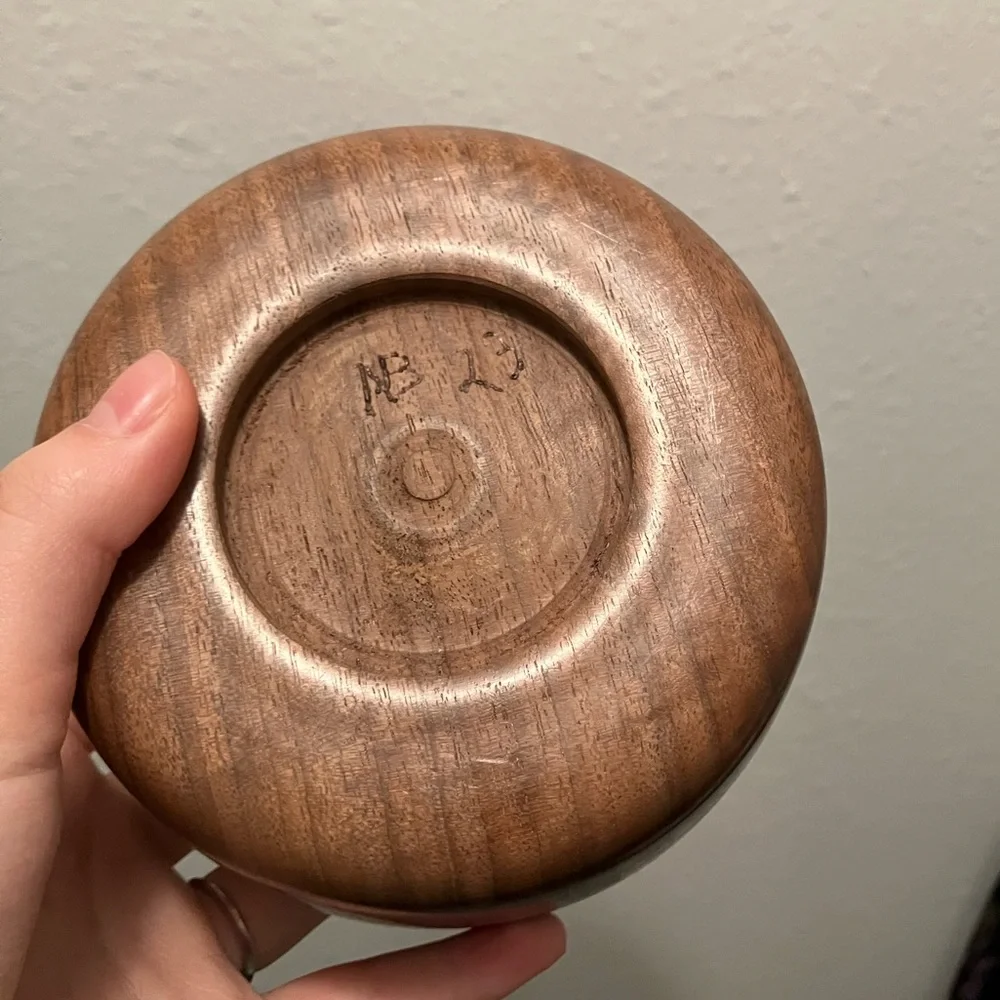 Wooden Circular sculpture - Picture 2 of 3